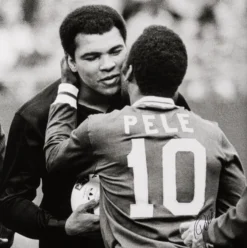 Pelé & Ali (Silver Gelatin 30x30) -Art Prints Shop pel sle por 05052 31 pele ali 30x30 2023 02 09T15 27 46